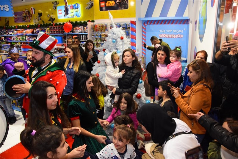 Biggest Christmas Reveal event at Toy Store-ABC Verdun